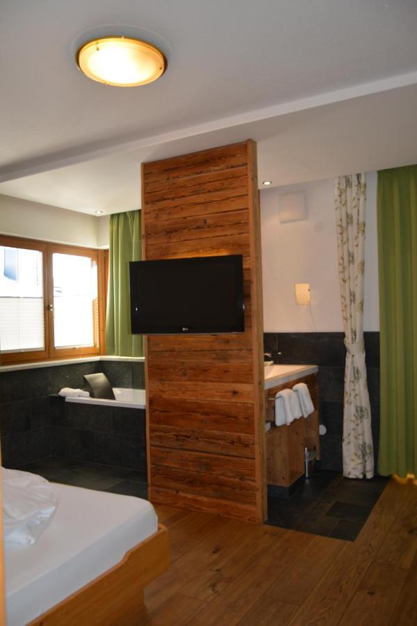 Hotel Am Roemerweg Fiss Dış mekan fotoğraf